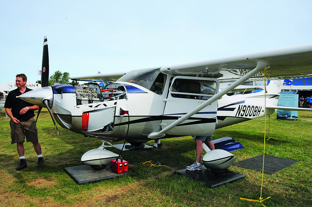 Cessnas 182 Skylane mit dem neuen Triebwerk auf dem diesjährigen Oshkosh AirVenture 