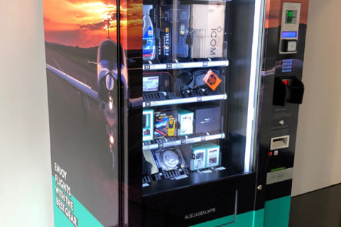 Coole Kiste: Verkaufsautomat von Air Store am Flugplatz Speyer