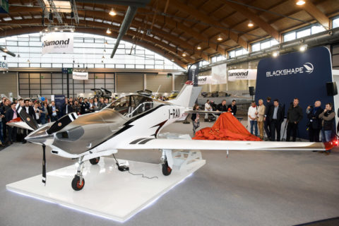 Aufsehenerregend: Tandem-Zweisitzer Bk160 Gabriél von Blackshape, jetzt auch als VLA