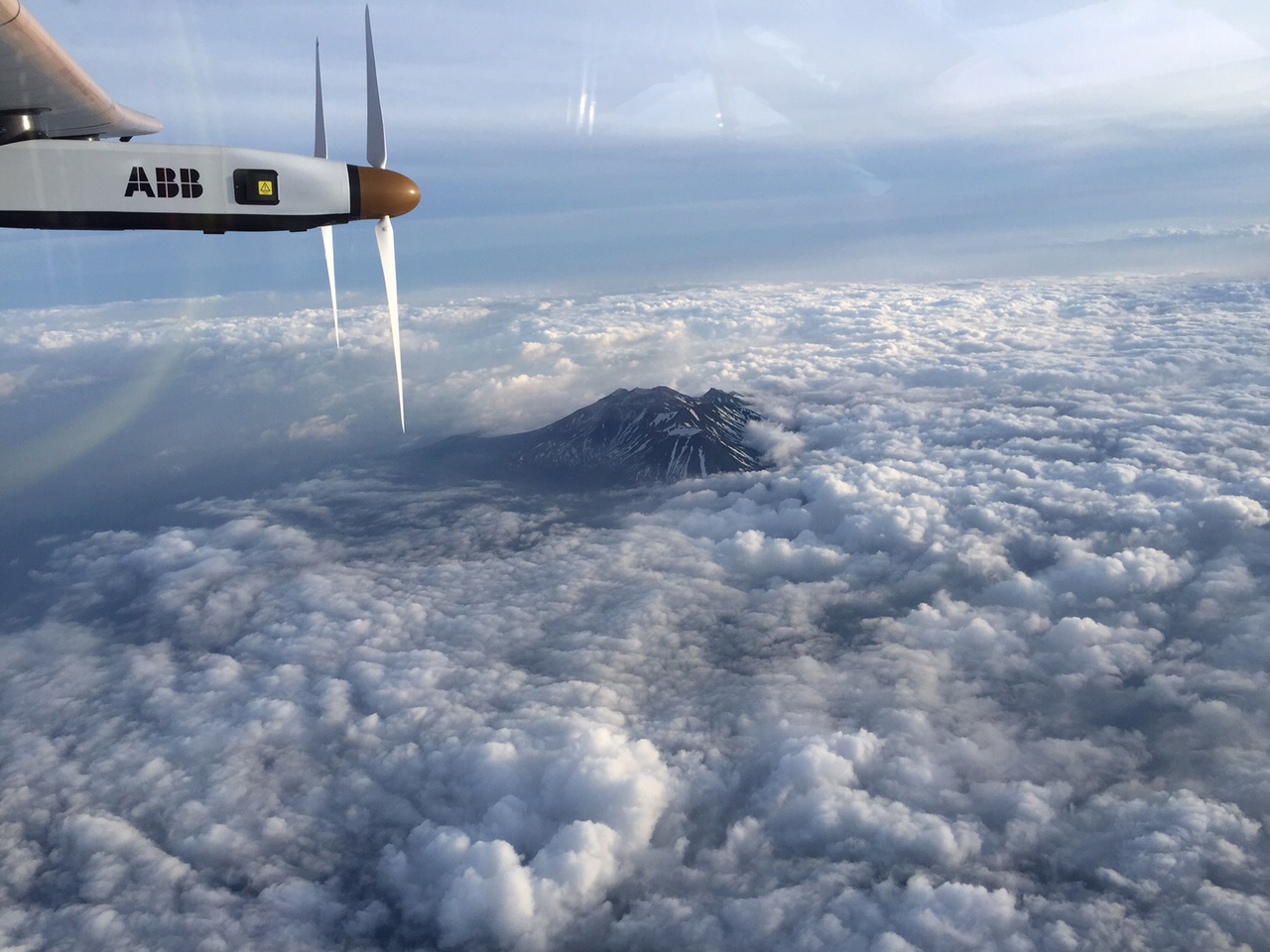 Solar Impulse 2 über Japan