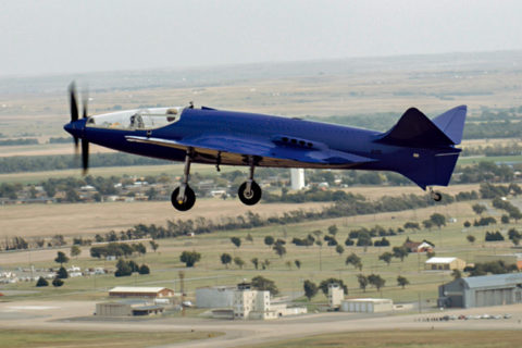Ambitioniert: In dem Nachbau der Bugatti 100P, hier beim zweiten Flug, steckte viel Forschung und Arbeit