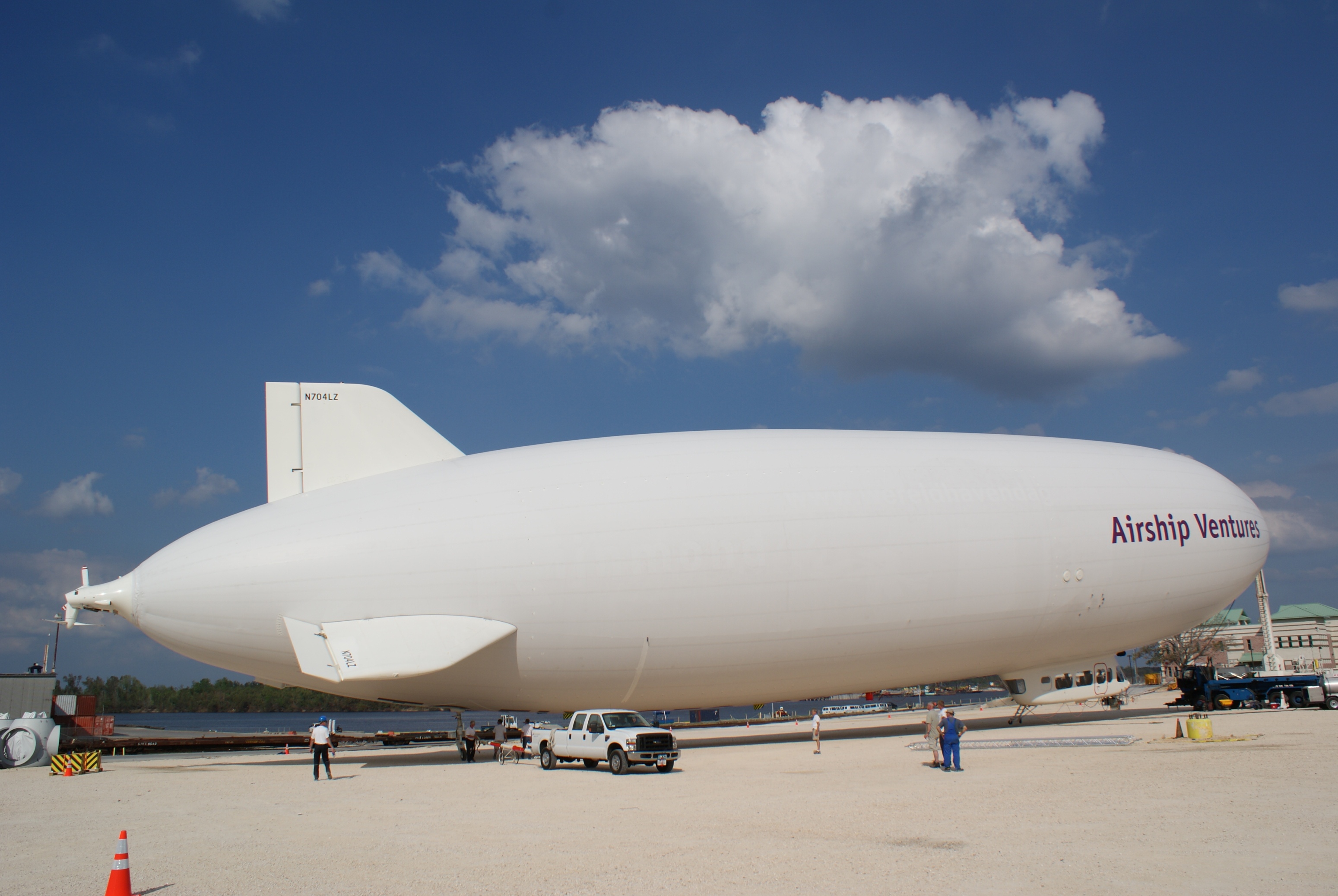 Zeppelin NT in USA eingetroffen fliegermagazin