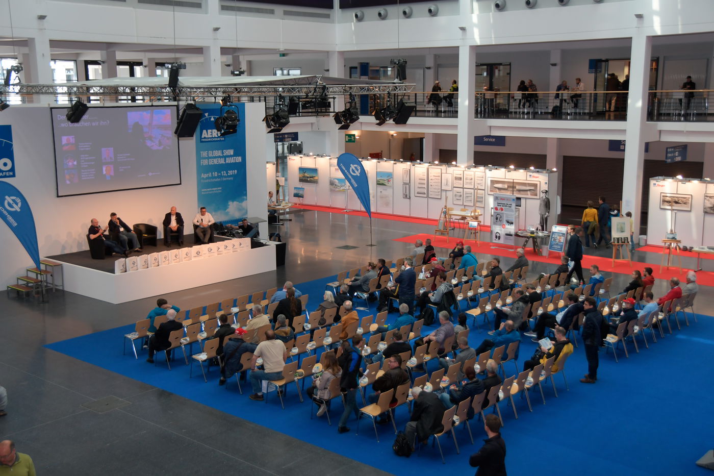 Die Podiumsdiskussion im Foyer Ost der AERO 2019