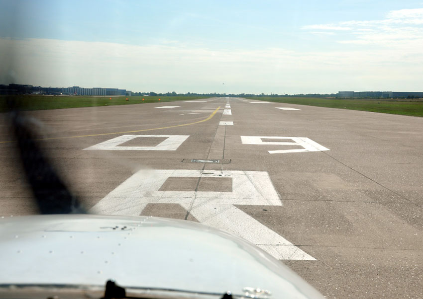 EDDV, 09 rechts: Start frei für den Deutschlandflug 2011!