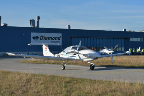 Bereit: Neues Hybrid-Flugzeug von Diamond Aircraft und Siemens