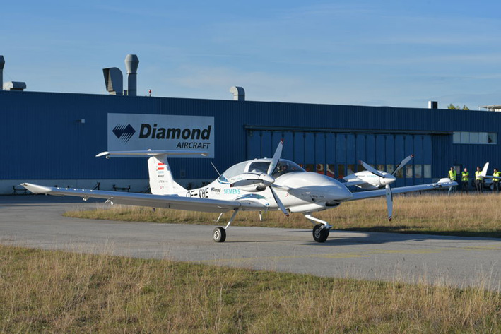 Bereit: Neues Hybrid-Flugzeug von Diamond Aircraft und Siemens