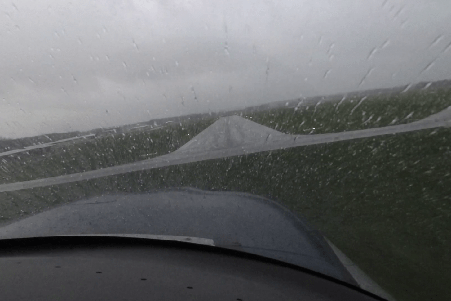 Anflug auf Itzehoe bei schlechtem Wetter