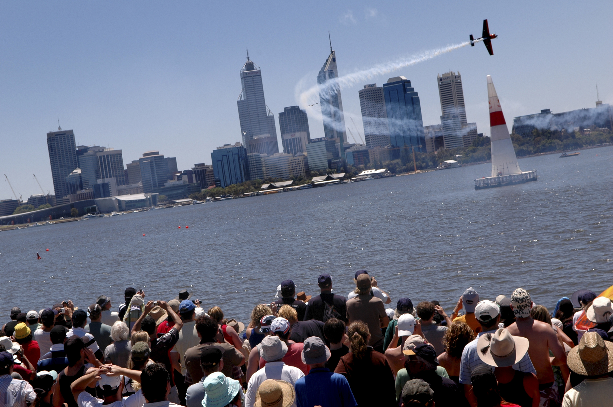Red Bull Air Race Showdown in Perth! fliegermagazin