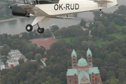 FK 131 über dem Dom von Speyer: Die Bücker & Funk-Homebase liegt ganz in der Nähe