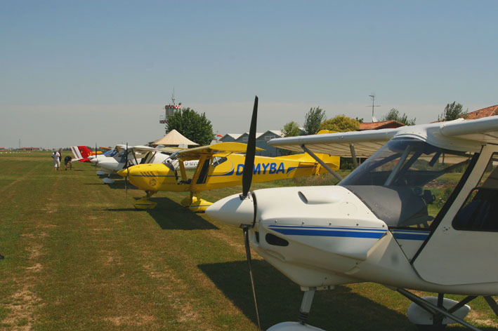 Herzlich willkommen: Schon jetzt haben sich zahlreiche Besucher per Flugzeug angemeldet