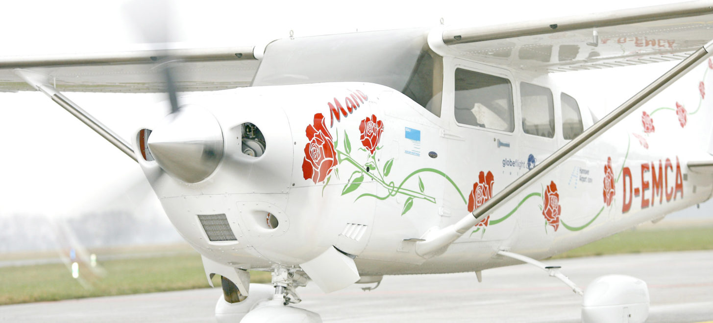 Nach der Weltumfliegung 2007: „Rosen-Flieger“ startet zur großen Afrika-Tour