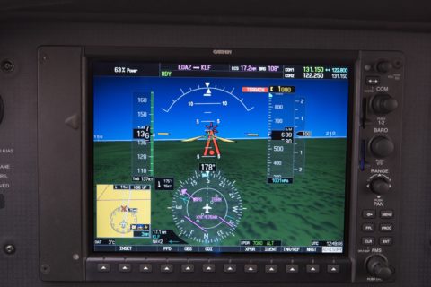 Hindernis-Warnung im Cirrus-Perspective-Cockpit