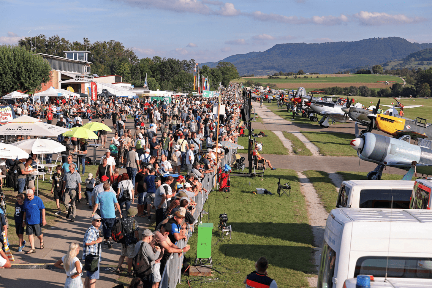 Hunderte von Oldtimern, tausende von Zuschauern: Die 