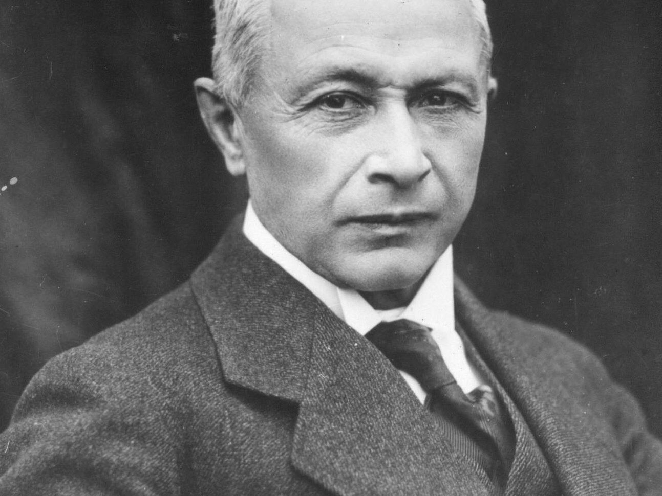 Professor Hugo Junkers (1859 – 1935) gehört zu den größten Pionieren der Technik und Luftfahrt