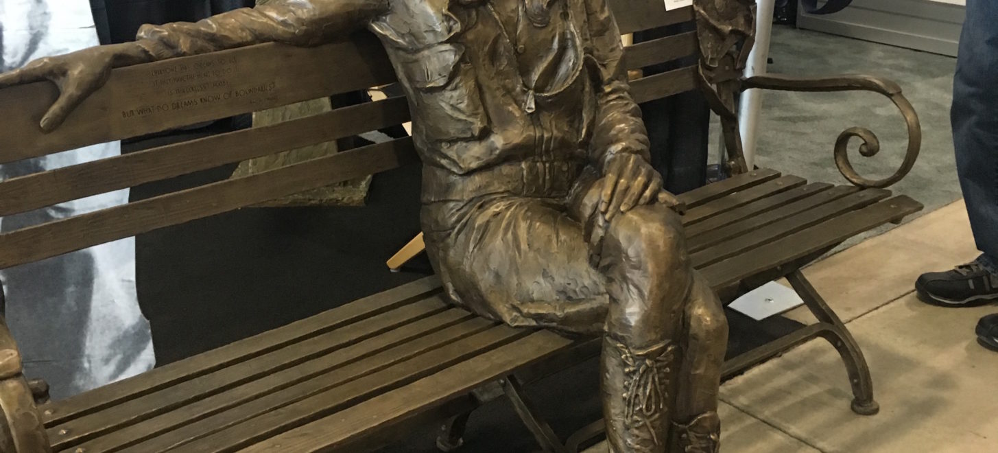 Flugleidenschaft in Bronze