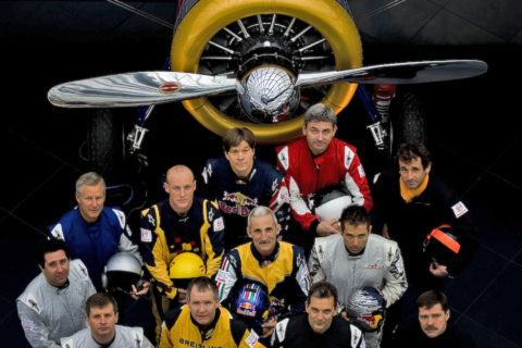 Die 12 neuen Piloten des Red Bull Air Race 2008