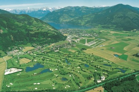 Landen und Golfen: Zwei  18-Loch Plätze erwarten Golfbegeisterte Piloten direkt neben dem Flugplatz Zell am See