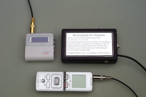 Musikadapter (rechts oben), MP3-Player (links), Recorder (unten).