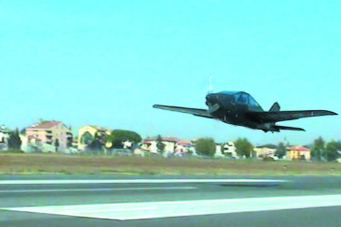 Geheimnisvoll: Das Bildmaterial vom Erstflug passt zum Stealth-Look der italienischen Nexth