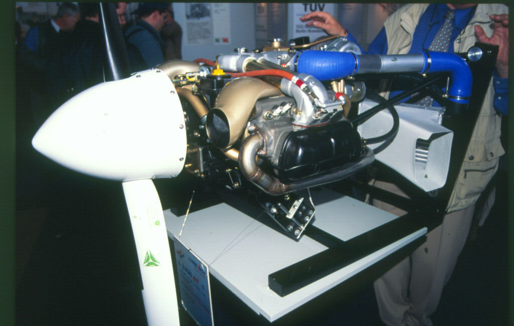 Bald Vergangenheit? L 2400 DT.X mit Wasserkühlung, Turbolader, Einspritzung und elektronischer Zündung