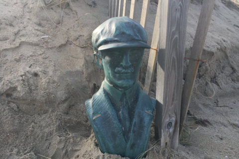 Wieder aufgetaucht: Gestohlene Büste von Orville Wright
