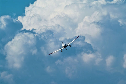Schlechtes Wetter - Einflug in die Wolken oder umkehren?