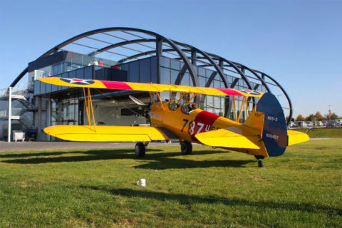 Angekommen: Die Neue in der Quax-Flotte vor dem Hangar in Paderborn