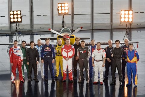 Die Rennpiloten, unter ihnen auch der Deutsche Matthias Dolderer, gehen am 17./18 April das erste Mal in die Luft