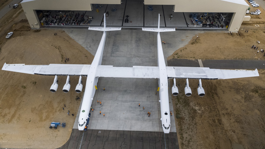 Kraft satt: Gleich sechs ehemalige 747-Turbinen treiben das Flugzeug an