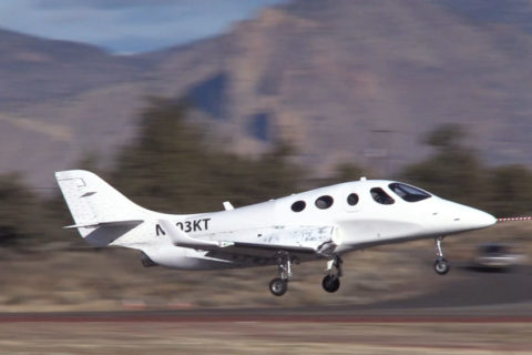 Geschafft: Der Very Light Jet Stratos 714 ist zum ersten Mal in der Luft