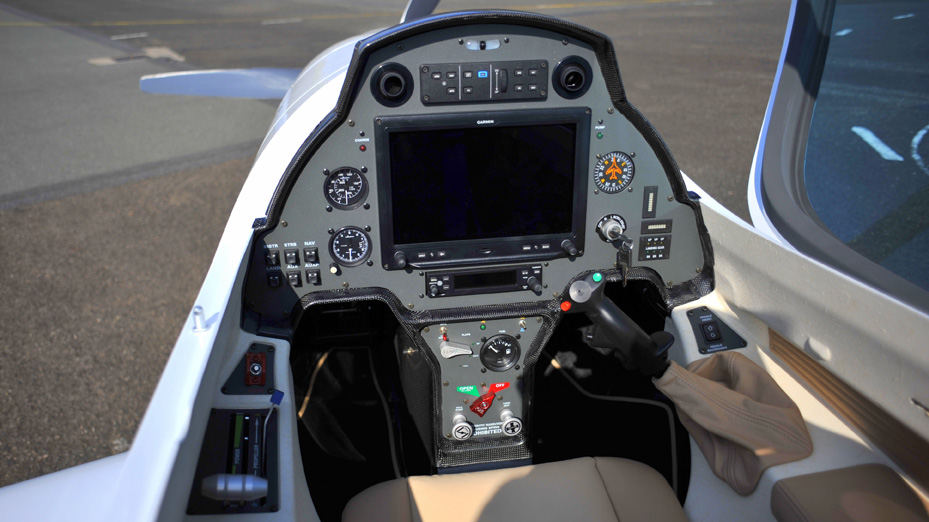 Aufgeräumt: Blick ins Cockpit des Prototypen