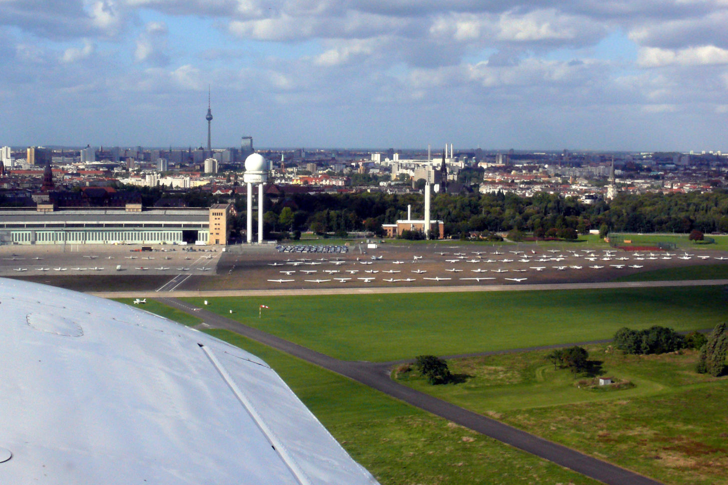 Das Tempelhof Fly-in lockte 2008 viele Privatflieger an.