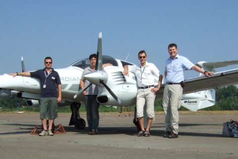 Einsatzcrew für die Ukraine: Christoph Jauk und Simon Kollreider (Piloten); Günther Winkler und Wolfgang Traussnig (Operators)