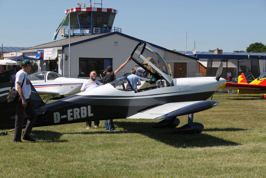 Van`s-Talk: Piloten und Freunde der beliebten Kit-Flugzeuge hatten in Damme viel zu besprechen