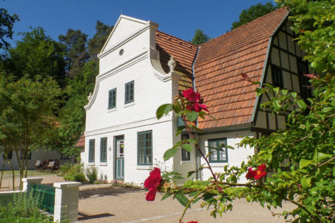 Malerisch: der Barkenhoff, einst Atelier und Wohnhaus von Heinrich Vogeler, Mitbegründer der Künstlerkolonie Worpswede