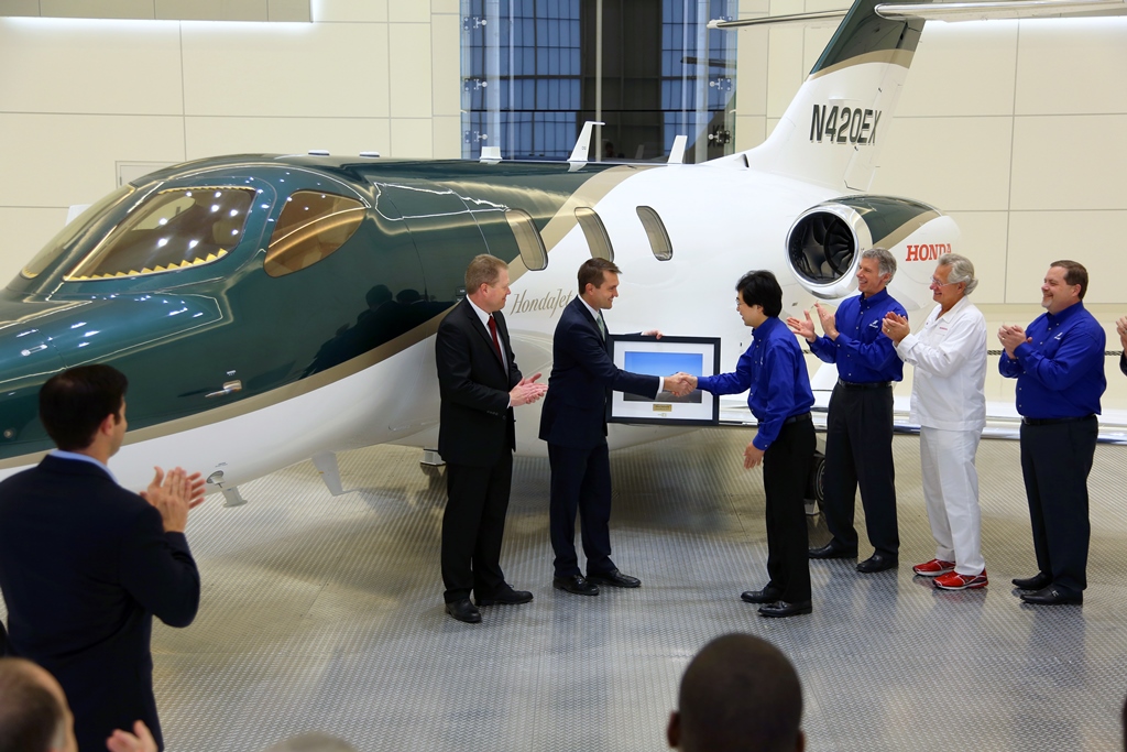 Erstauslieferung des HondaJet