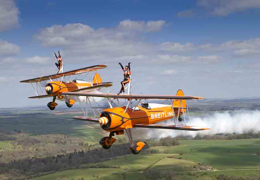 Preis für Mutige: Ein Mitflug bei den Breitling Wingwalkers, wahlweise in oder auf der Maschine!