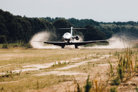 Start frei: Pilatus PC-24 auf einer unbefestigten Piste