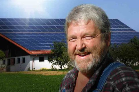 Gut lachen: Wer ein großes Dach besitzt, kann durch das Verpachten an Solarstromerzeuger Geld verdienen