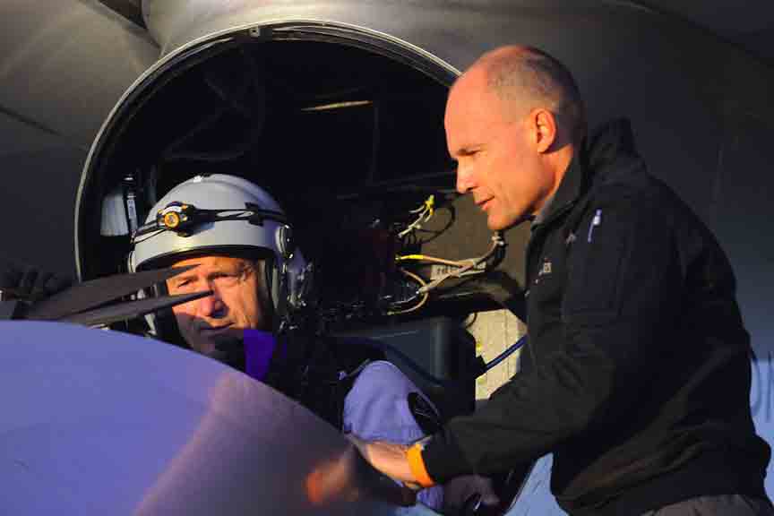 Rekordpiloten: André Borschberg (links) und Bertrand Piccard