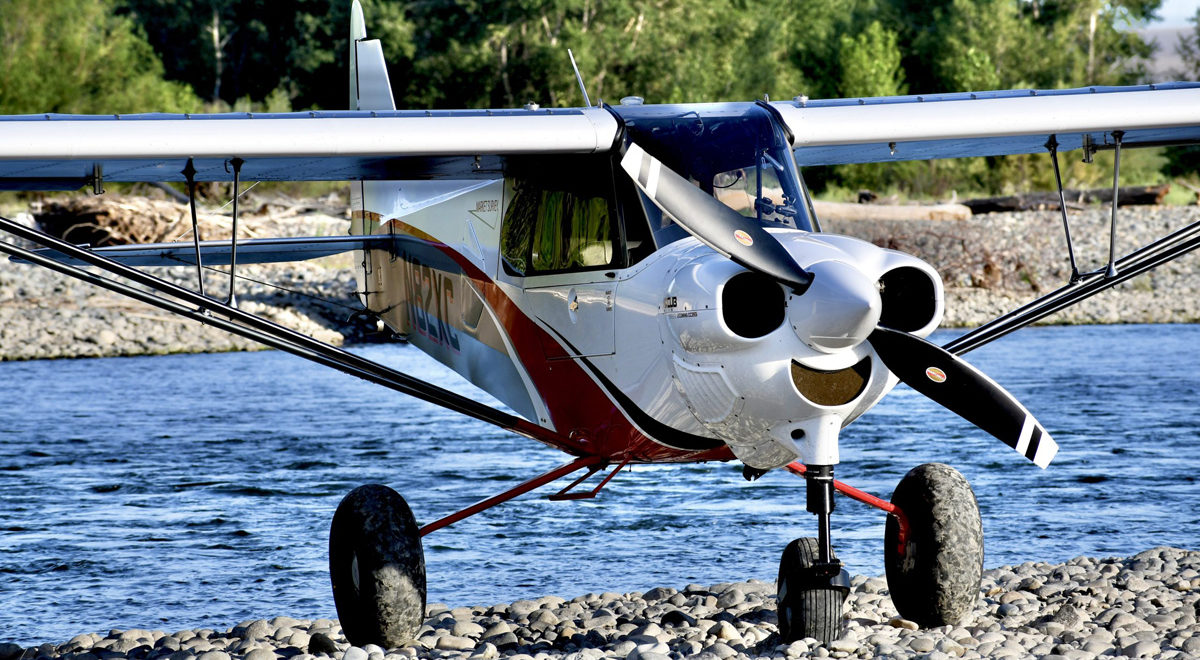 Cub mit Bugrad-Fahrwerk