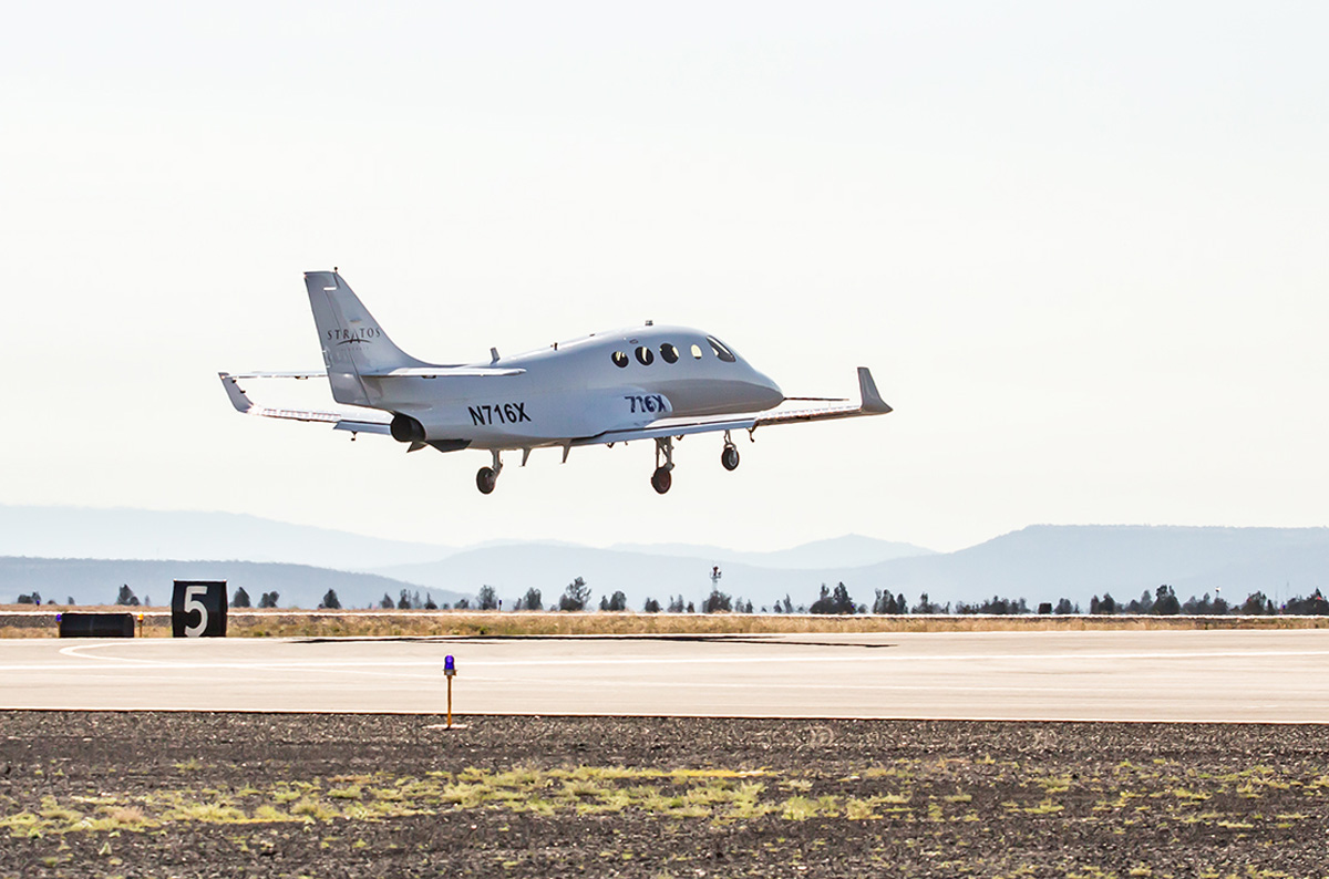 Stratos 716X beim Erstflug