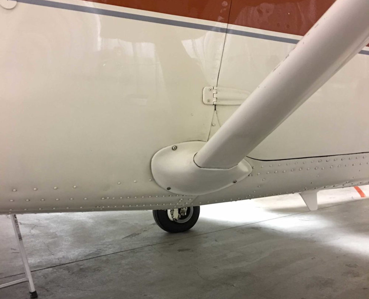 Cessna Strut