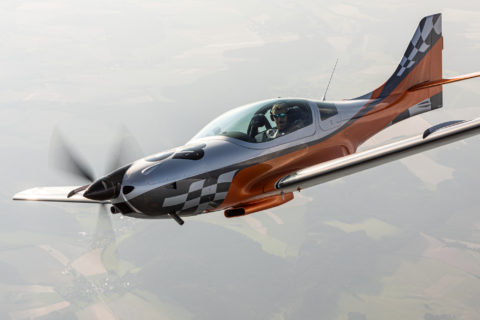 Die VL3 915iS von JMB Aircraft fliegt mit 141 PS und Turbolader.