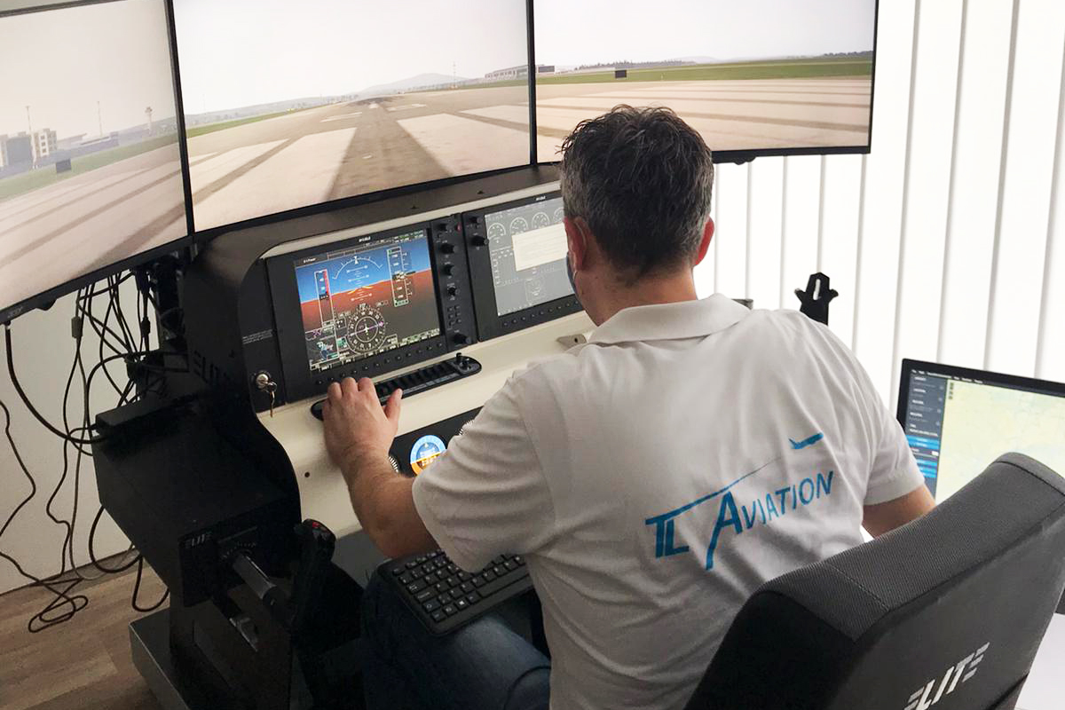 TL Aviation hat einen Cirrus Simulator