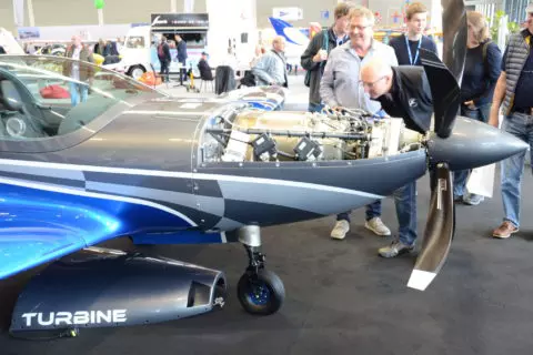 Lange Nase: Die TP-R90 wiegt weniger als ein Rotax-Kolbenmotor – die Schnauze der Turboprop-Version ist spitzer und widerstandsärmer.