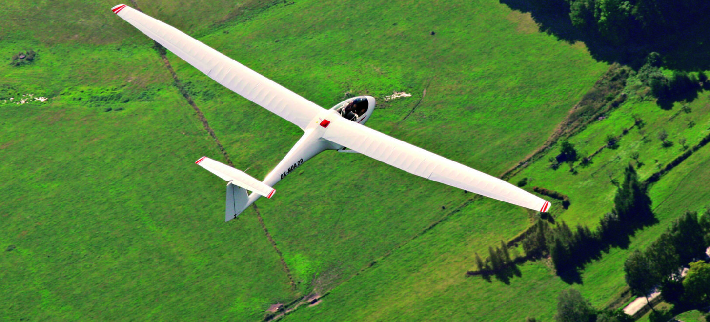 Ultraleichtflugzeug stürzt nahe Burgruine ab – Pilot stirbt