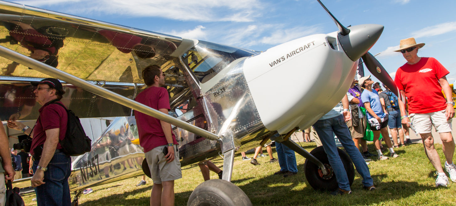 Premiere in Oshkosh: Van’s Aircraft präsentiert die RV-15