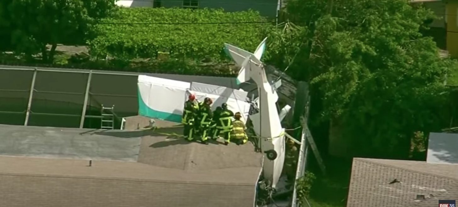 Amphibien-UL kracht in Hausdach in Florida: Crew ist sofort tot