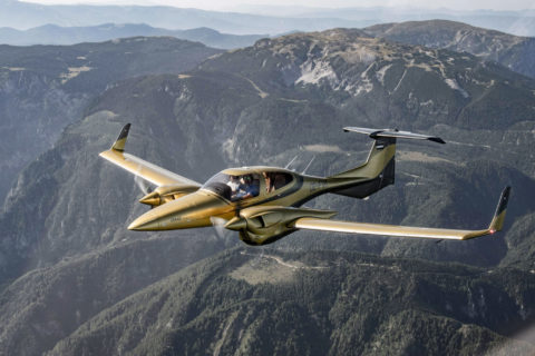Neue radartaugliche Flugzeuglackierung in Metallic-Optik
